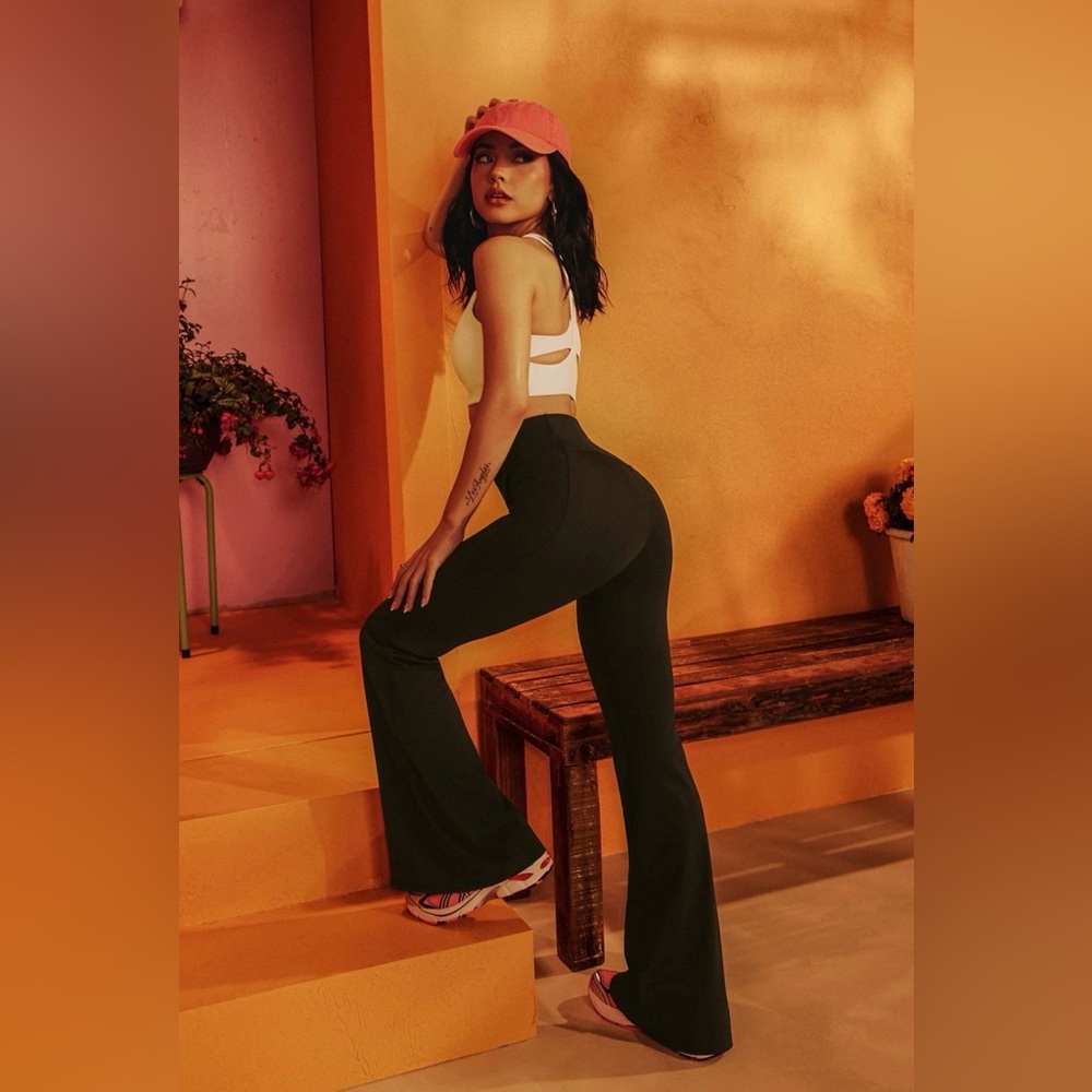 New Fabletics Black Flare Pants